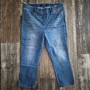 Judy Blue "Skinny Fit" Capri Jeans Size 15/32